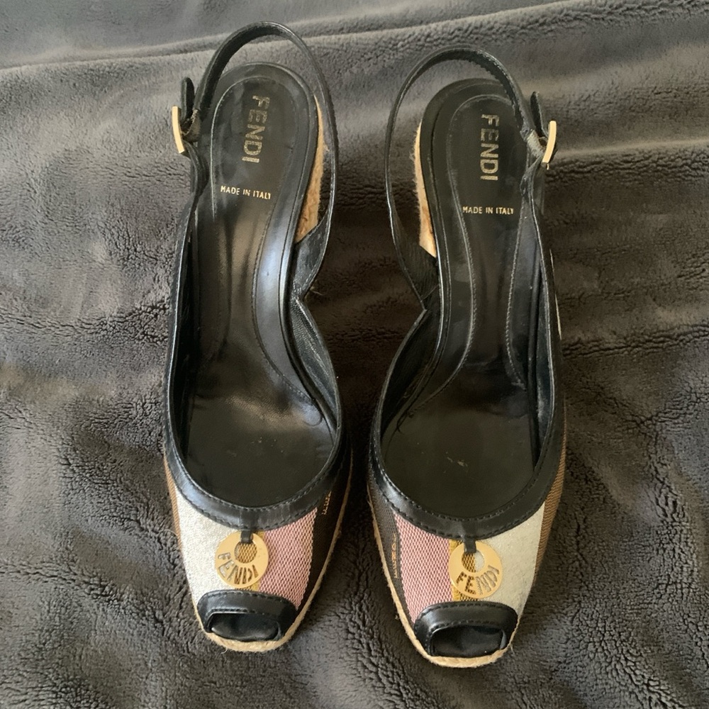 Fendi Women's Black and Tan Peep-Toe Shoes